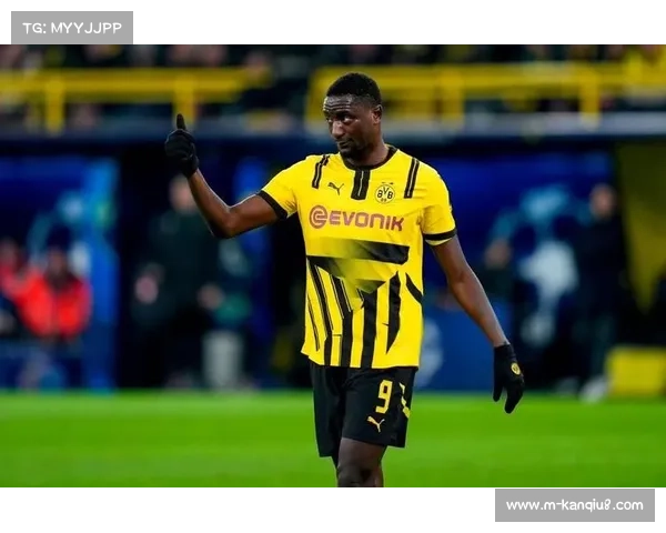 吉拉西点射梅开二度,多特4-0十人比利亚雷亚尔 吉拉西点射梅开二度,多特4-0十人比利亚雷亚尔